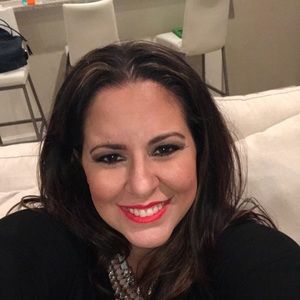 Meet your Posher, Elizabeth